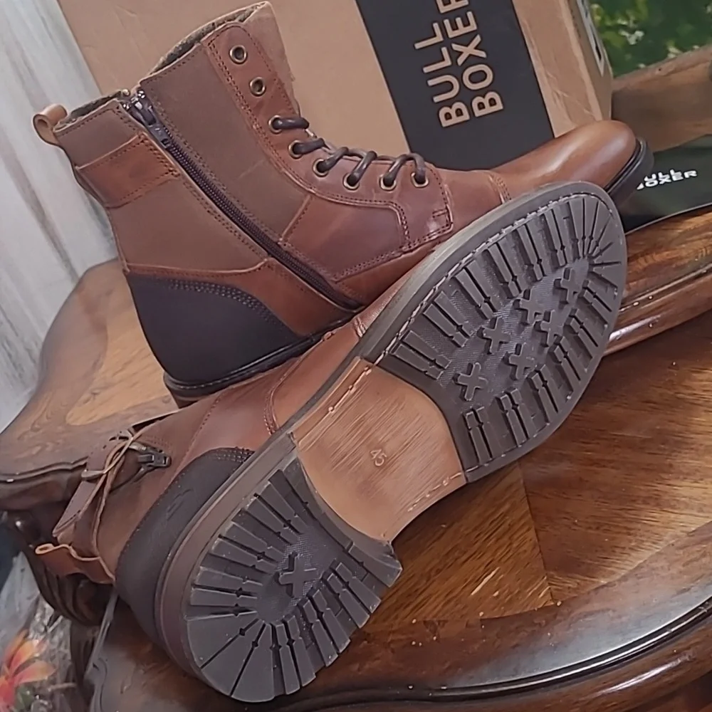 New in box! Bull Boxer 45 Mens 11.5 leather chukka lace up ankle boots cognac